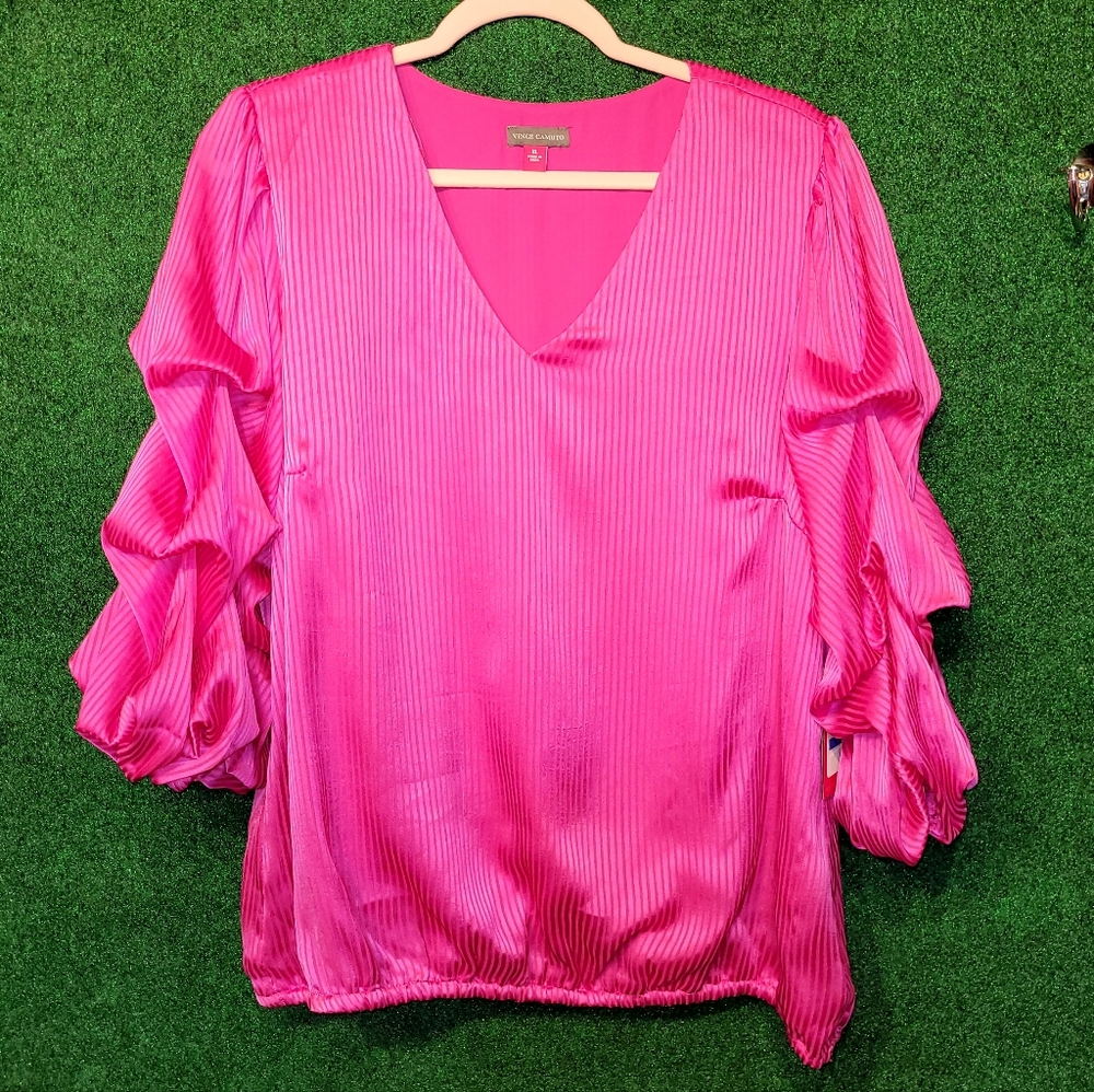819 NWOT Vince Camuto Blouse